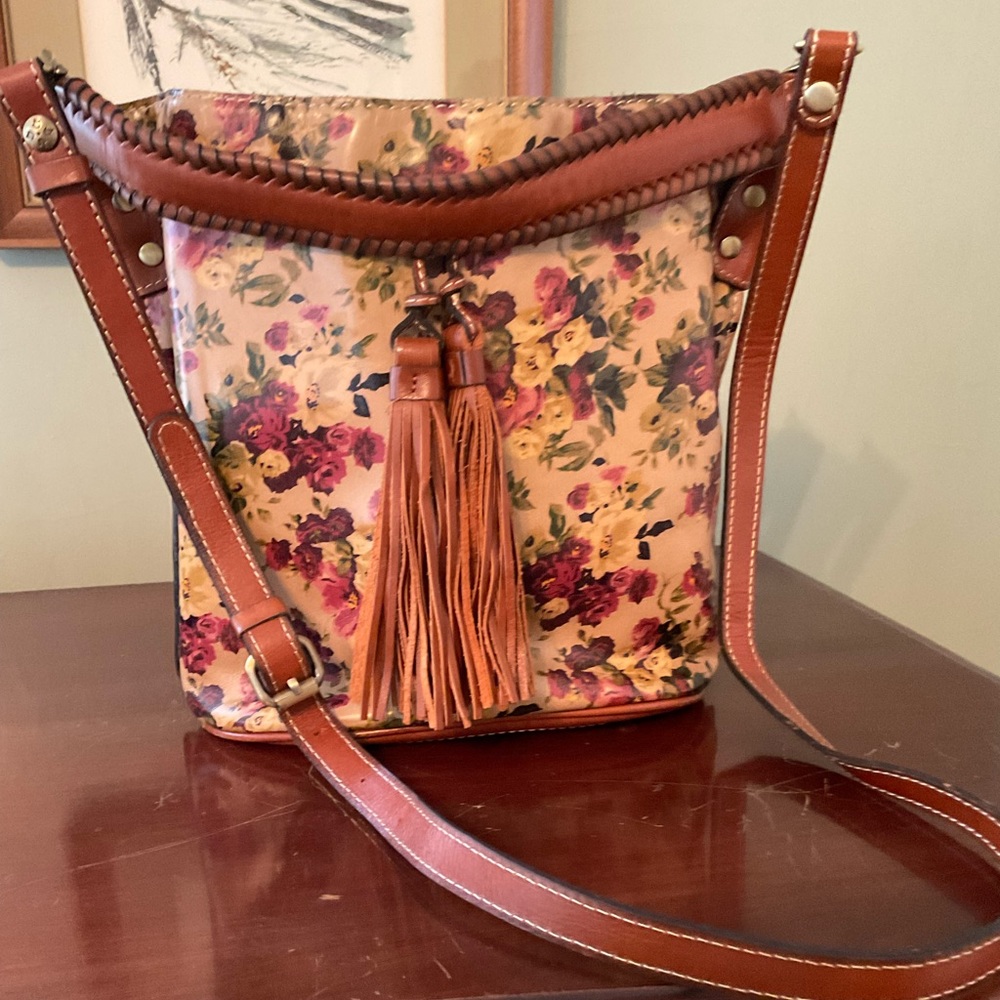 Patricia Nash Torresina Antique Rose leather bucket bag crossbody versatile